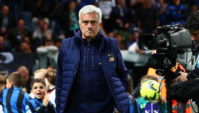 b体育官网-穆帅百场叹伤病：我亲自去踢，托蒂+阿尔代尔也来吧