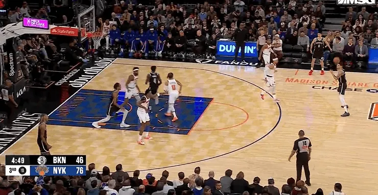 bsport体育-布伦森中投+助攻米罗空接暴扣，尼克斯领先篮网到32分